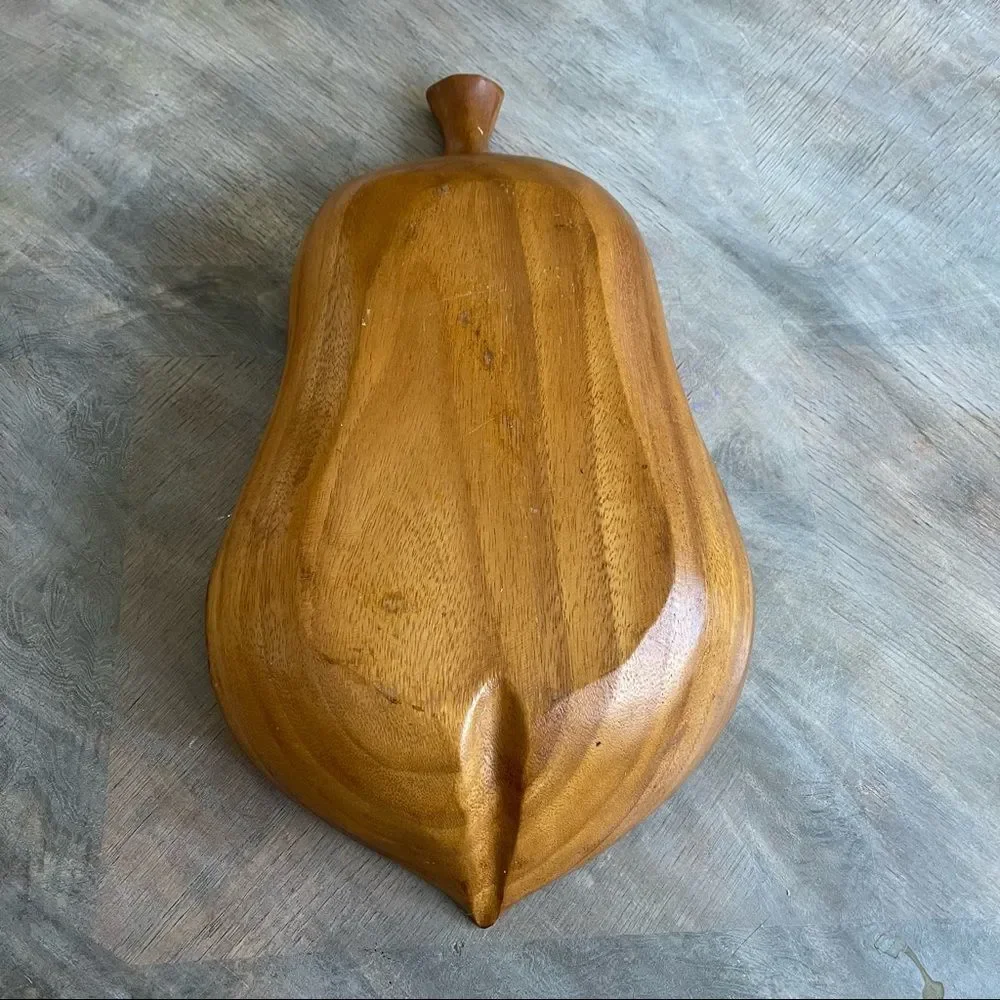 Wooden leaf shaped fruit bowl lightweight flat bottom